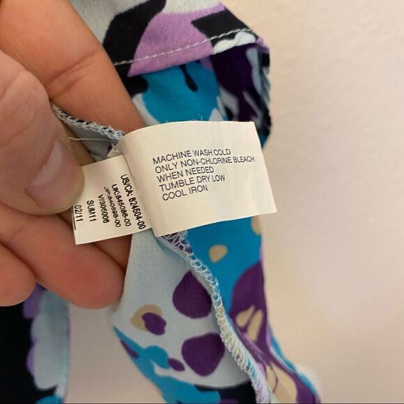 GAP Floral Blue Blouse Tank Top loose silky boho deep v neck style Size L - Picture 9 of 11